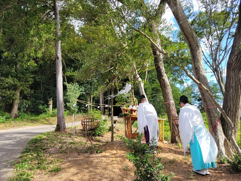 首塚撤去、伐採式